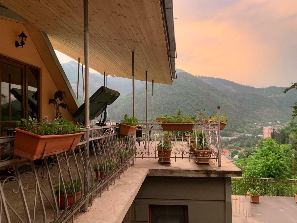 Anano's Guesthouse Borjomi Exterior foto